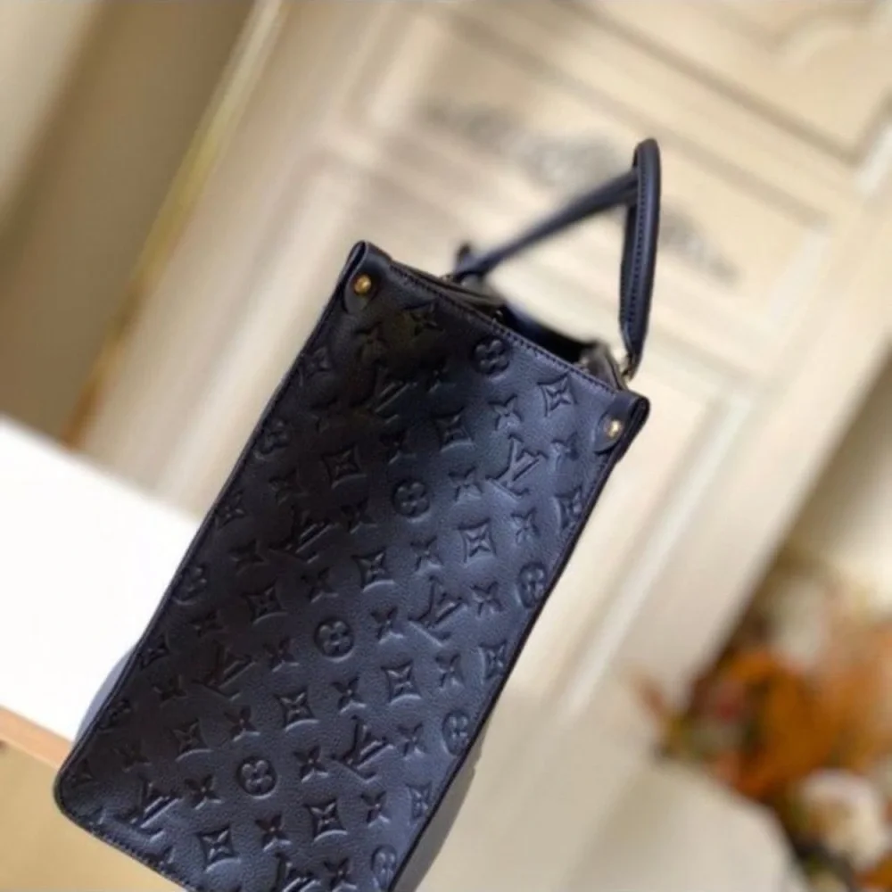 Black Louis Vuitton Empreinte Monogram Giant Onthego MM totes - Picture 3 of 5